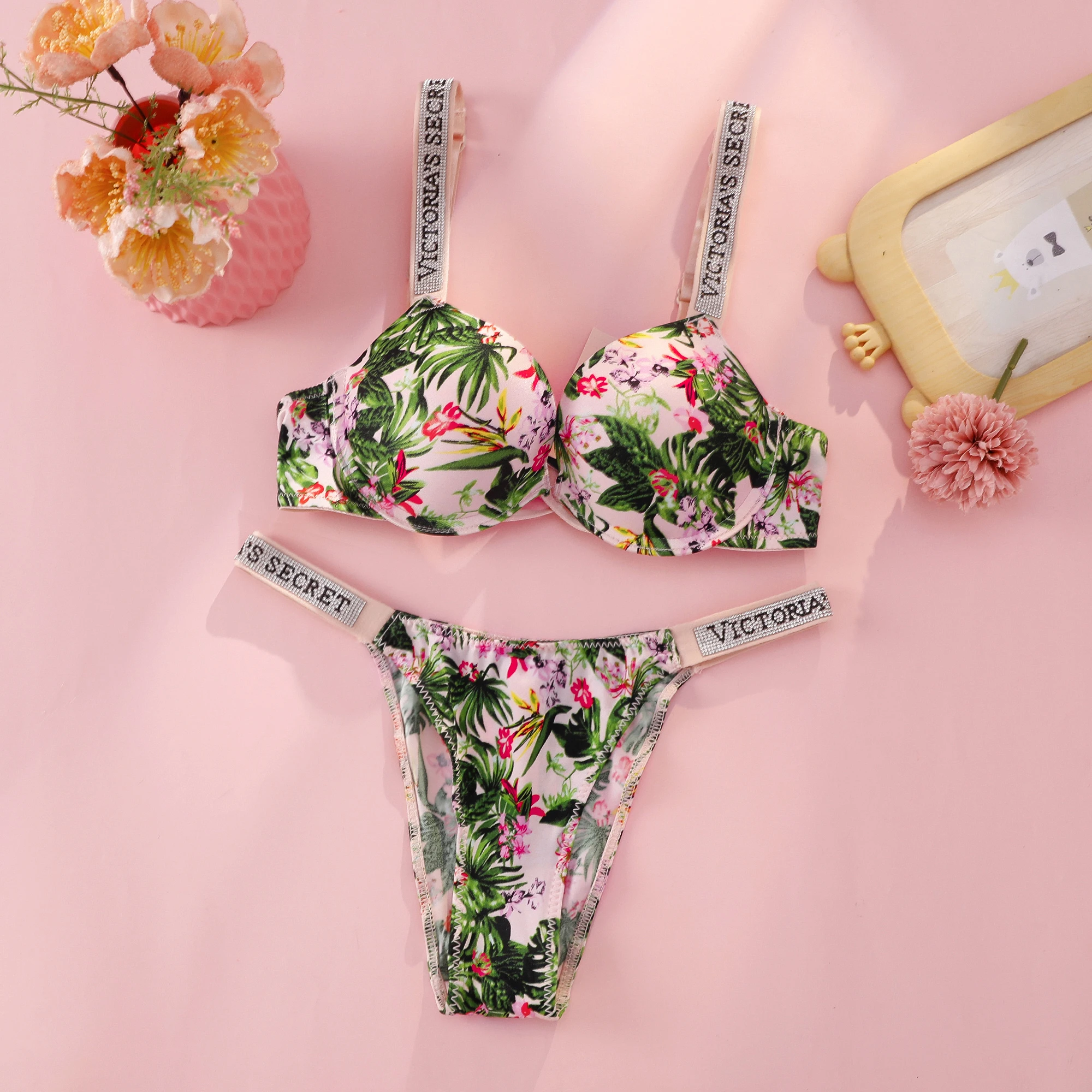 Conjunto de sutiã push-up e ca - Beauty Makeup Louis Vuitton avaliação e preço